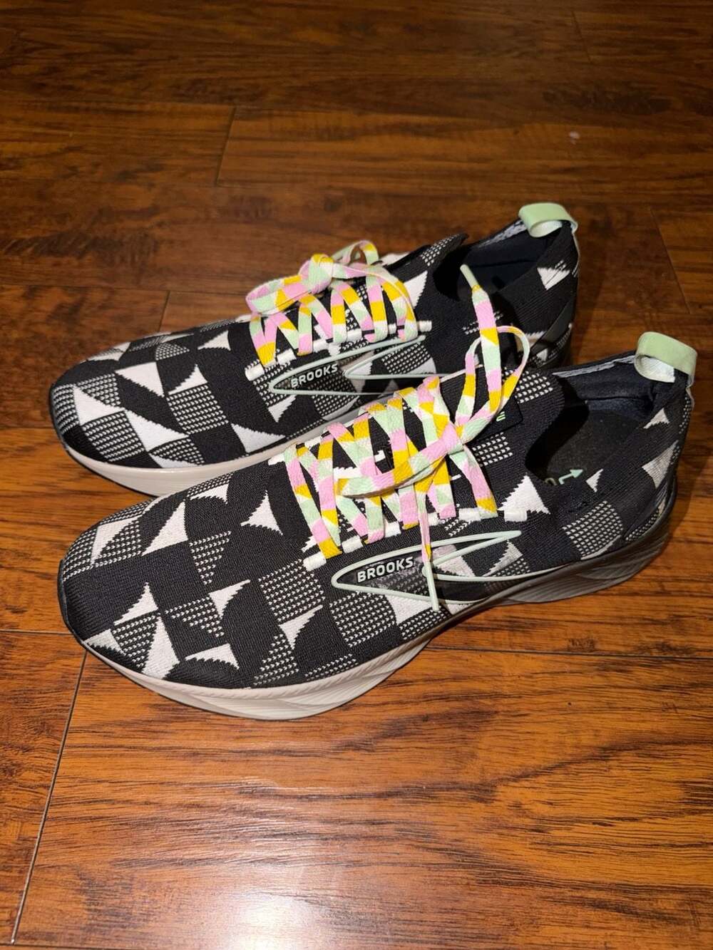 Brooks Levitate StealthFit 6 Geometric Pattern Running Shoes
